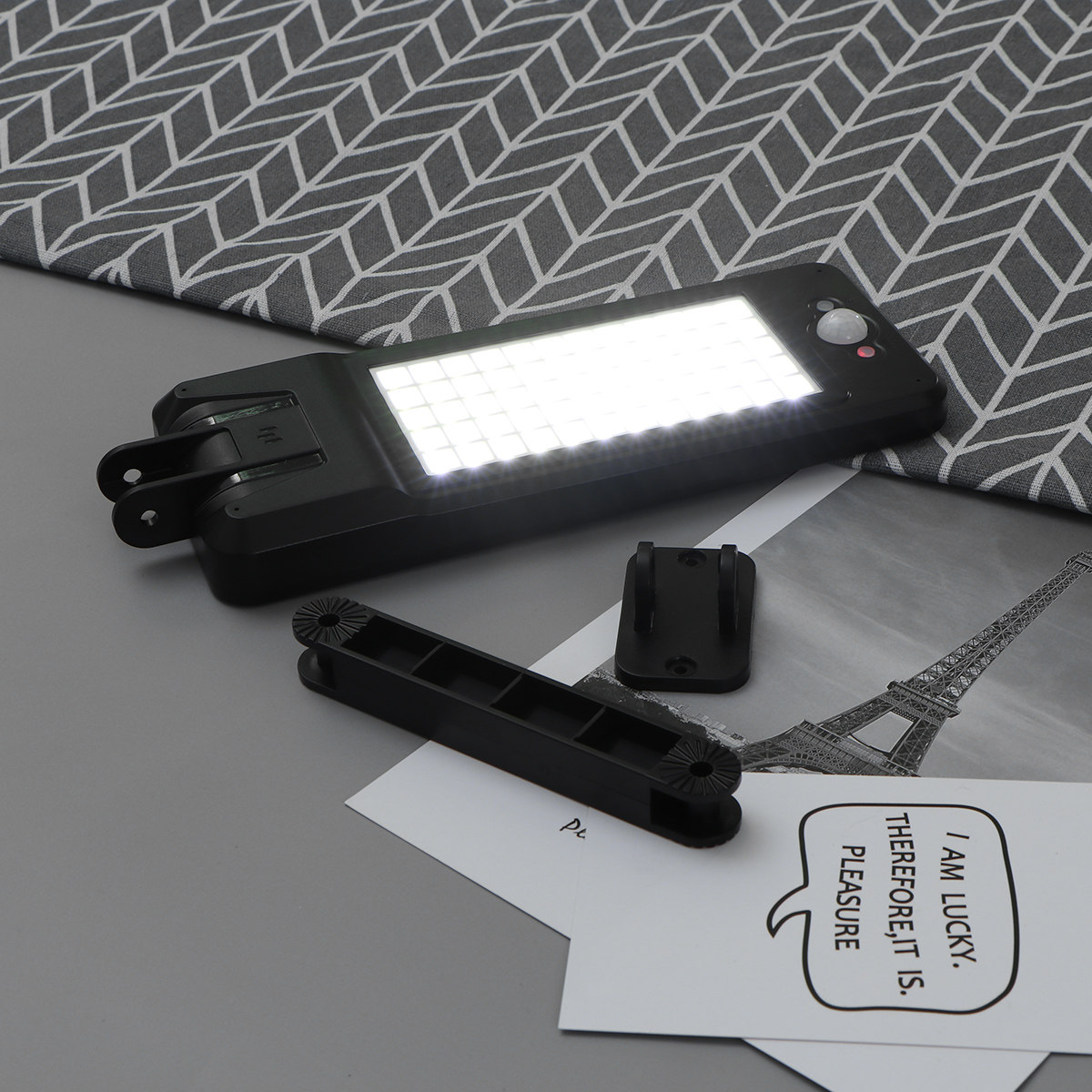 Solar Powered Wall Lamp 60 Lum - огляд і ціна Pool Light Solar Rechargeable